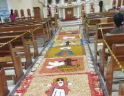 Fiéis mantêm tradição dos tapetes de Corpus Christi em Sergipe