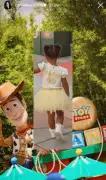 Filha de Neymar homenageia jogador em passeio no parque