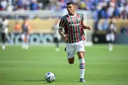 Fluminense mantém contato com Thiago Silva e sonha com retorno