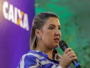 Flávio Bolsonaro anuncia Daniella Marques em equipe de pré-campanha