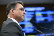 Flávio Bolsonaro propõe castração química e prisão a la Bukele