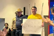 Flávio Bolsonaro usa IA para associar Pix ao governo do pai