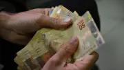 Fortaleza antecipa 1ª parcela do 13º salário para servidores municipais