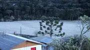 Frio extremo em SC: -9,1°C em Bom Jardim da Serra congela carro em Urupema