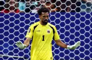 Goleiro Vozinha ganha 1,5 milhão de seguidores após empate com Espanha