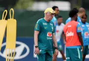 Gomas de mascar de Ancelotti: hábito faz bem ou mal?