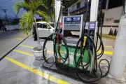 Governo anuncia retirada gradual de subsídios dos combustíveis após cessar-fogo EUA-Irã