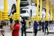 Governo renova cotas de importação de veículos elétricos por seis meses