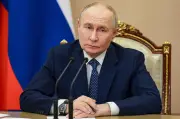 Governo russo diz que Zelenski pode se reunir com Putin 'a qualquer momento'