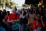 Greve de rodoviários no Rio causa caos e preços altos em apps