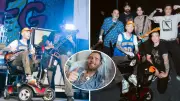 Guitarrista do New Found Glory volta aos palcos dos EUA em cadeira de rodas