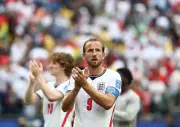 Harry Kane renova com Bayern e rejeita proposta do Barcelona