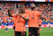 Holanda goleia Suécia por 5 a 1 e assume liderança do Grupo F na Copa