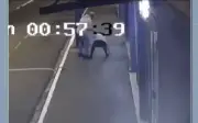 Homem agride companheira com chutes e socos em Jacutinga (MG)