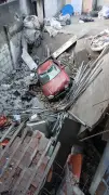 Homem em estado grave após desabamento de ferro-velho no Grajaú, SP