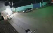 Homem incendeia carro errado ao tentar atacar veículo de ex em MG
