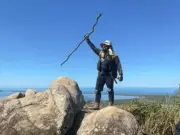 Homem morre ao cair de pedra em trilha em Maricá, RJ