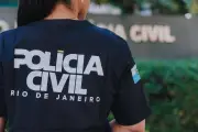 Homem preso e adolescente apreendido por tráfico em Volta Redonda