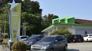 Homem é preso em Manaus por perseguir casal e ferir mulher a faca