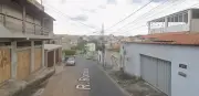 Homem preso por esfaquear companheira por ciúmes em Betim