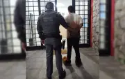 Homem tenta sair de motel sem pagar e é preso por embriaguez ao volante em Botucatu