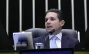 Hugo Motta adia reunião de líderes sobre escala 6x1
