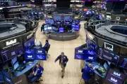Ibovespa cai 7ª semana seguida; Nasdaq e S&P renovam máximas