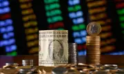Ibovespa cai com Caged fraco; dólar recua a R$ 5,163