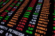 Ibovespa fecha em alta de 0,76% e acumula ganho de 2,95% na semana