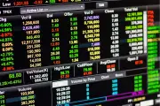 Ibovespa fecha em leve queda com pressão da Vale e volume reduzido