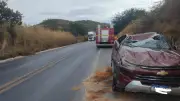 Idosa de 61 anos fica ferida em capotamento na BR-251 em Francisco Sá