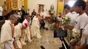 Igreja Católica pede perdão de joelhos a camponeses no Peru
