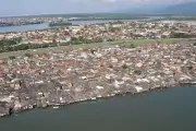 Incêndio atinge comunidade Vila dos Pescadores em Cubatão