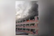 Incêndio em prédio residencial em Manguinhos mobiliza bombeiros no Rio