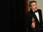 Infância de Joaquin Phoenix em seita é revelada