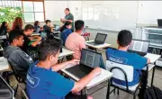 Internet nas escolas avança, mas só 30% têm computadores suficientes