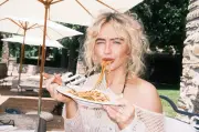 Invasor da casa de Sabrina Carpenter recebe ordem de restrição de 5 anos