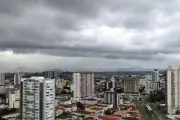 Inverno 2024: previsão de frio intenso e chuvas acima da média na Baixada Santista