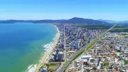 Itapema supera Balneário Camboriú e lidera ranking de preço por m² no Brasil