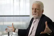 Jaques Wagner deixa liderança do governo no Senado após reunião com Lula