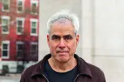 Jonathan Haidt: 'IA reduz capacidade de pensar dos jovens'