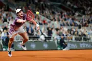 João Fonseca salva seis match points, mas cai para Mensik em Roland Garros