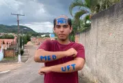 Jovem de 17 anos aprovado em Medicina na UFT celebra conquista