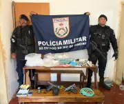 Jovem de 21 anos é presa com granada, armas e drogas em Três Rios