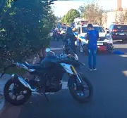 Jovem preso após furtar moto BMW e bater em viatura em Uberlândia