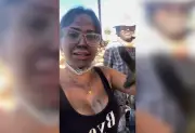 Jovem viraliza ao mostrar rotina com carvão no TO: R$ 0,16 por saco