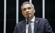 Justiça condena Gayer a indenizar PT por fake news sobre atentado