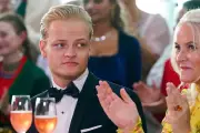 Justiça norueguesa mantém prisão de filho da princesa herdeira acusado de estupro