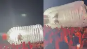 Katy Perry 'surfa' sobre multidão em garrafa gigante na Espanha
