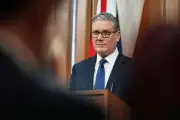 Keir Starmer anunciará renúncia nesta segunda, diz jornal britânico